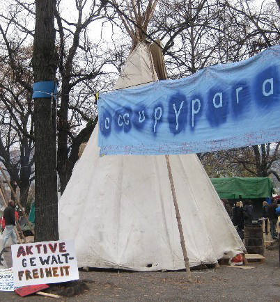 occupy paradeplatz zürich. lindenhof camp der occupy bewegung in zürich. occupy paradeplatz zürich