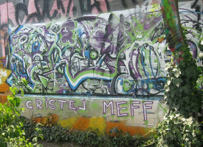 crystal meth graffiti zurich switzerland 2014. graffiti auf crystal meth gemalt zrich 2014. XTAL METH graffiti zurich switzerland