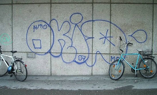 AUTO OKID outline graffiti zürich