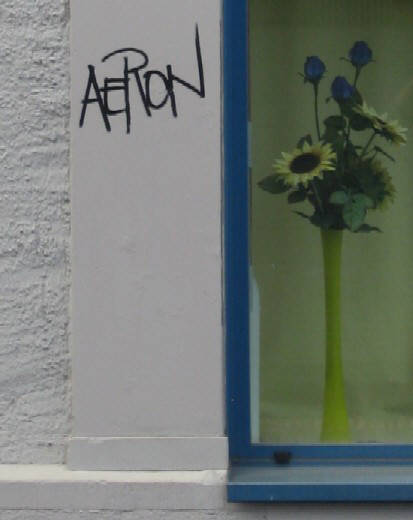 AERON graffiti tag zürich