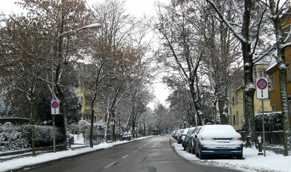 gladbachstrasse zürich im schnee im winter. zürcher quartierfotos fluntern kreis 7