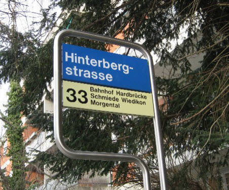 VBZ bushalt hinterbergstrassse an der gladbachstrassse zürich fluntern. 33er bus. buslinie 33 richtung bahnhof hardbrücke, schmiede wiedikon, mirgental