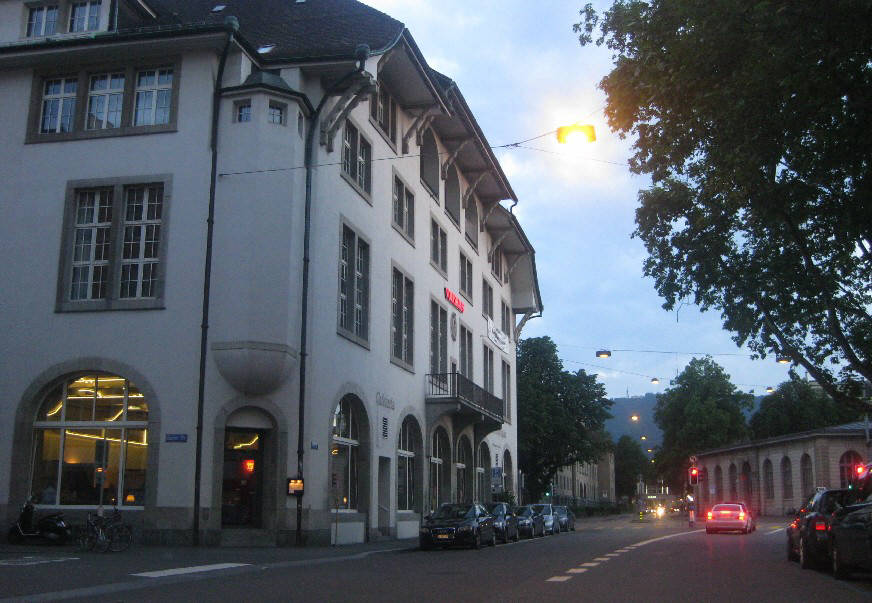 Volkshaus Zürich. Das Volkshaus Zürich hat seit Jahrzehnten tausende von Rock- und Pop-Konzerten beherbergt. Das Volkhaus Zürich ist eine lebende Legende