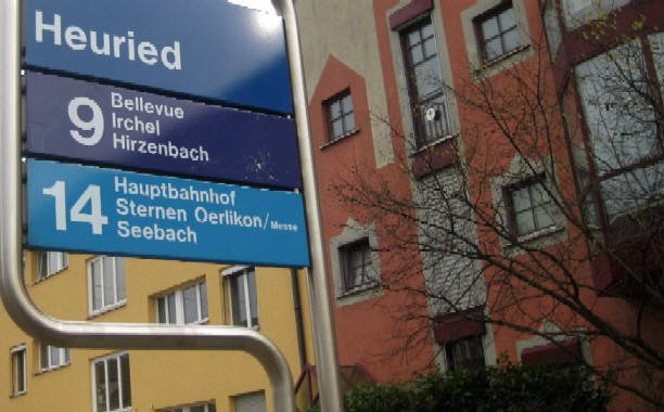 Tramhalt Heuried Zürich Wiedikon VBZ Züri-Linie 9er Tram Richtung Bellevue Irchel Hirzenbach, 14er Tram Richtung Hauptbahnhof Sternen Oerlikon Seebach