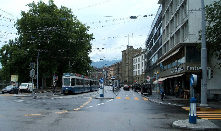 14er Tram VBZ Züri-Linie Tram Nr. 14 an Kasernenstrasse Zürich Ecke Gessnerbrücke und Lagerstrasse