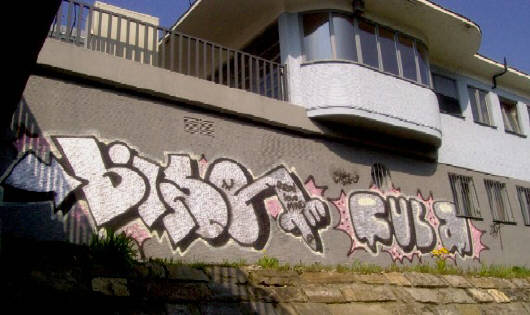Bise Graffiti Fuba Graffiti Tramstation Zürich Aussersihl Kasernenstrasse Sihlbrücke