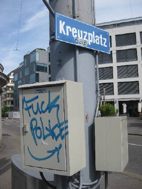 FUCK POLICE. Wandparole in Zürich 2010