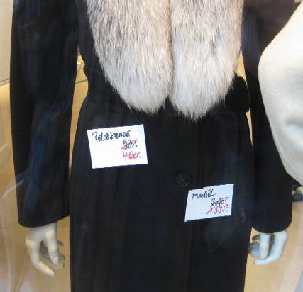 Max Mara fur-lined coat. Max Mara Pelzkragen