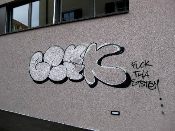 ECSK graffiti Zürich-Unterstrass. Fuck tha System