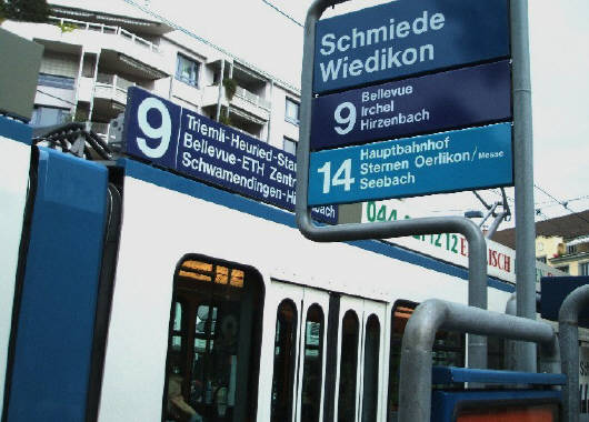 SCHMIEDE WIEDIKON ZRICH Tramhaltestelle Schmiede-Wiedikon Zrich mit 9er Tram VBZ-Zri Linie. Tramlinie 9