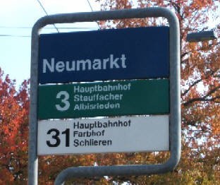 Tramhaltestelle Neumarkt. Bushaltestelle Neumarkt Zürich. Hier halten das 3er Tram und der 31er Bus der VBZ Züri-Linie. Tramhaltestellen in Zürich.