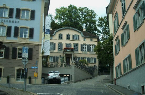 Florhofgasse Zürich mit Blick auf das Gebäude der Oberstaatsanwaltschaft des Kantons Zürich, Florhofgasse 2.