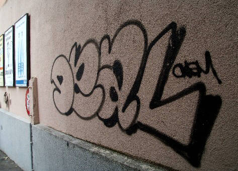 DEAL  graffiti selnaustrasse zürich 1 beim hallenbad city