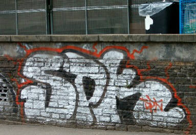 SPK graffiti toblerplatz zürich fluntern kreis 7 bei COOP toblerplatz