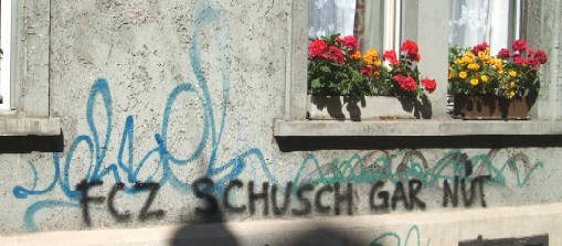 FCZ - schusch gar nüt. - FCZ graffiti rotwandstrasse zürich-aussersihl. Fussball Club Zürich FCZ FC Zürich