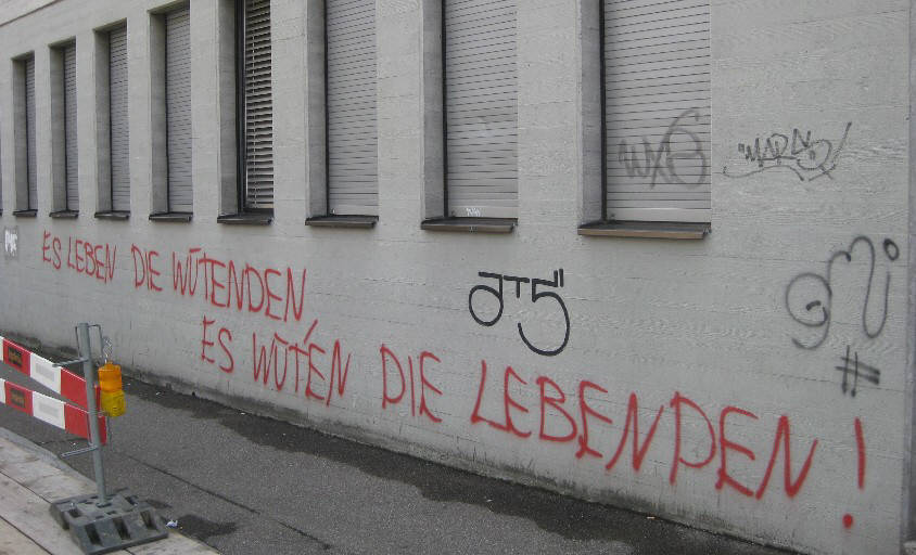 ES LEBEN DIE WÜTE3NDEN, ES WÜTEN DIE LEBENDEN. graffiti tag in zürich schweiz