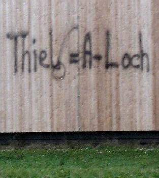 THIEL gleich ARSCHLOCH graffiti tag in zürich januar 2015