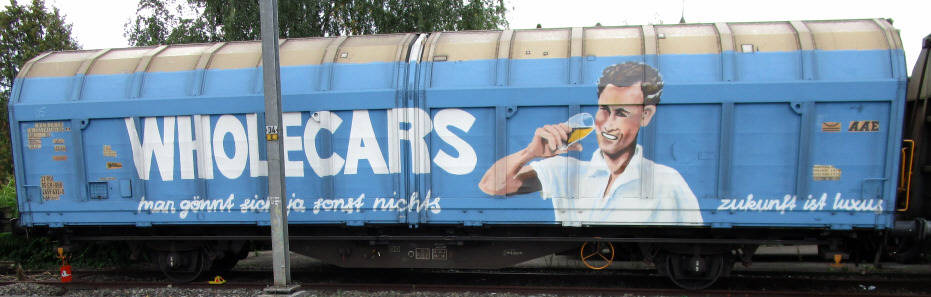 ZUKUNFT IST LUXUS SBB-gterwagen graffiti. WHOLE CARS, man leistet sich ja sonst nichts