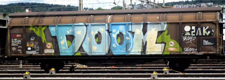 DOOM SBB-gterwagen graffiti