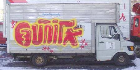 gunnit graffiti auf lastwagen zürich - truck graffiti