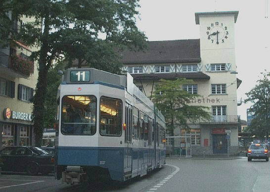 stadtbibkliothek zürich-oerlikon, tramlinie 11 tram nummer 11 ohmstrasse zürich 11 ohmstrasse oerlikon beim burger king oerlikon