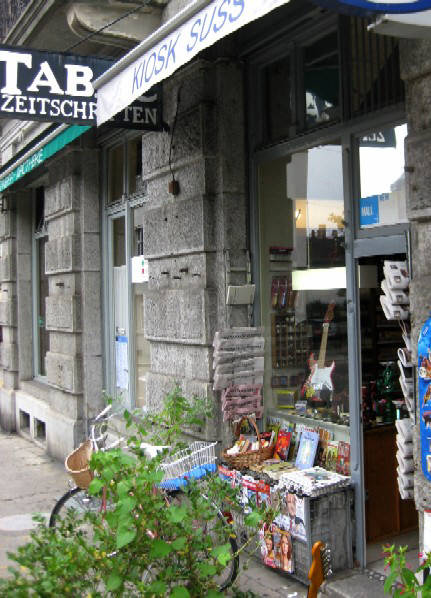 Kiosk und Tabakladen an der Gemeindestrasse in Zürich-Hottingen,.