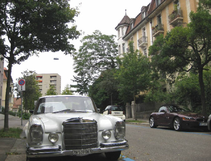Mercedes 280 SE Automatic der 60er Jahre. Oldtimer Mercedes. Coupe weiss.. Zürich-Unterstrass.