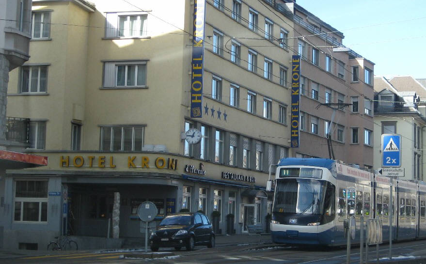 HOTEL KRONE ZÜRICH UNTERSTRASS SCHAFFHAUSERSTRASSE. Tramhaltestelle Krone Zürich. VBZ Züri-Linie  Elfer Tram. Tram 11